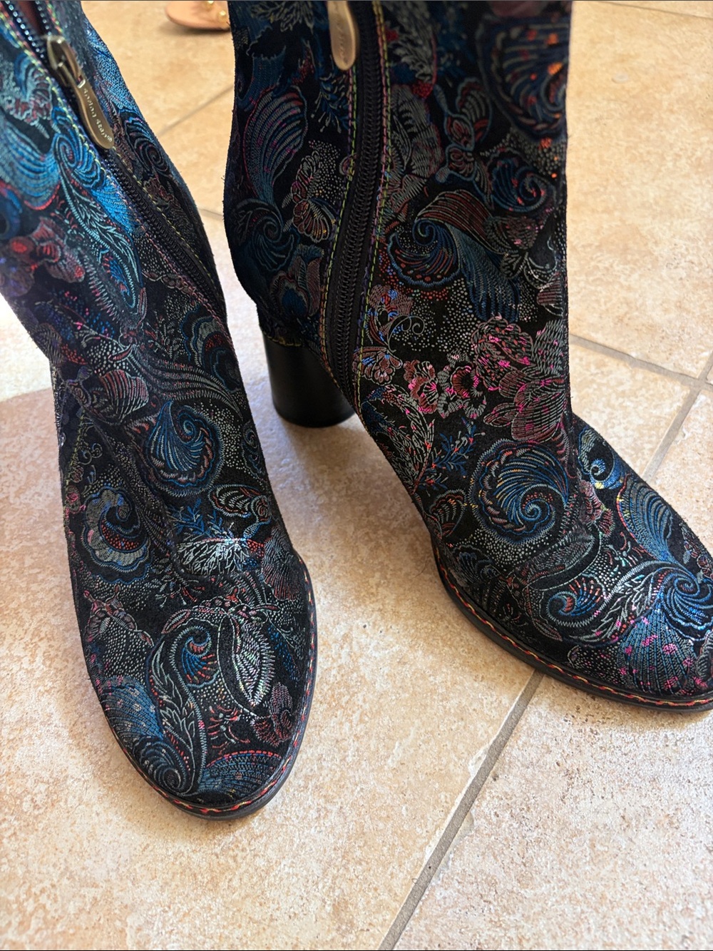 Le Artist , leather bootie iridescent colors, midnight blue, red black- Women